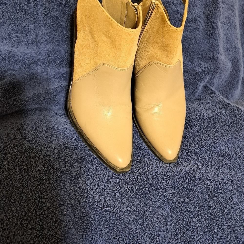 Very cute Sam Edelman ankle boots